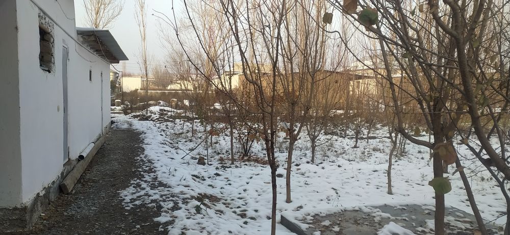 Уй сотилади карапчида мачит оркасида