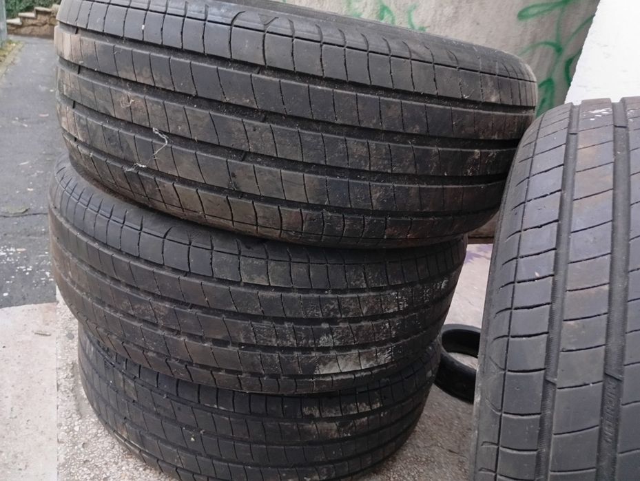 Vând cauciucuri de vara Michelin pe 16