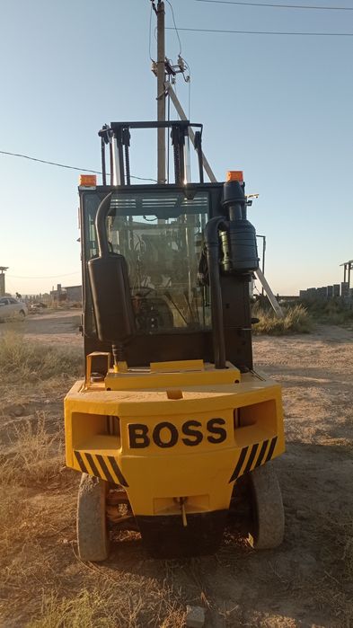 Срочна продам вилочны погрузчик  БОСС