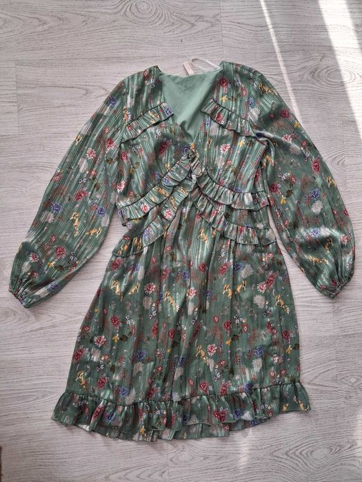 Зелена рокля на цветя