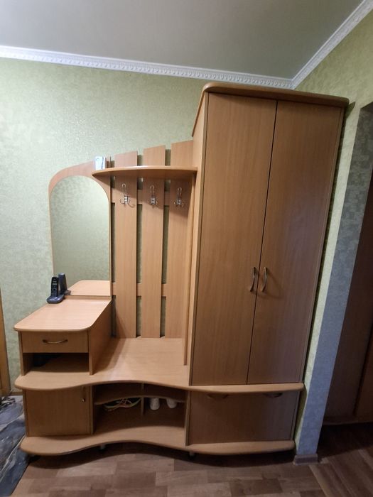 Продам прихожую.