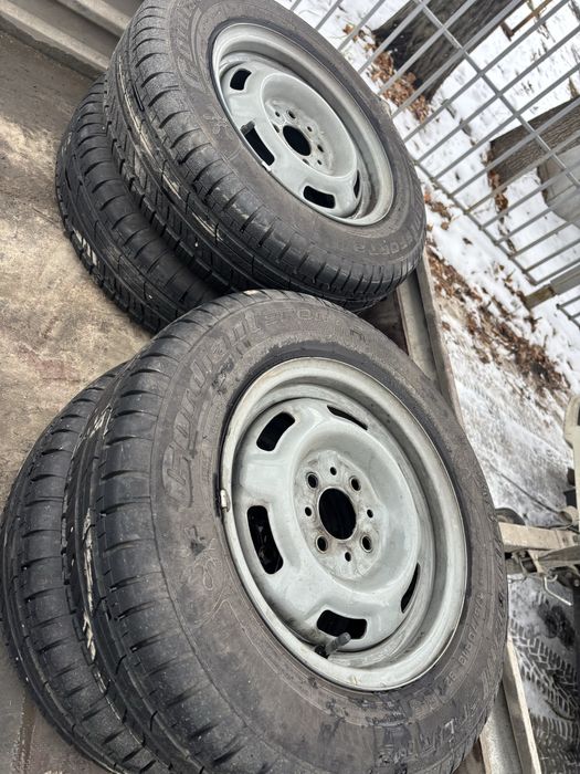 Продам летнию резину с дисками