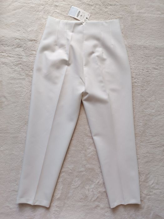 Pantaloni conici Zara masura L