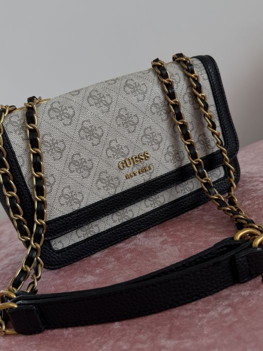 Дамска чанта Guess