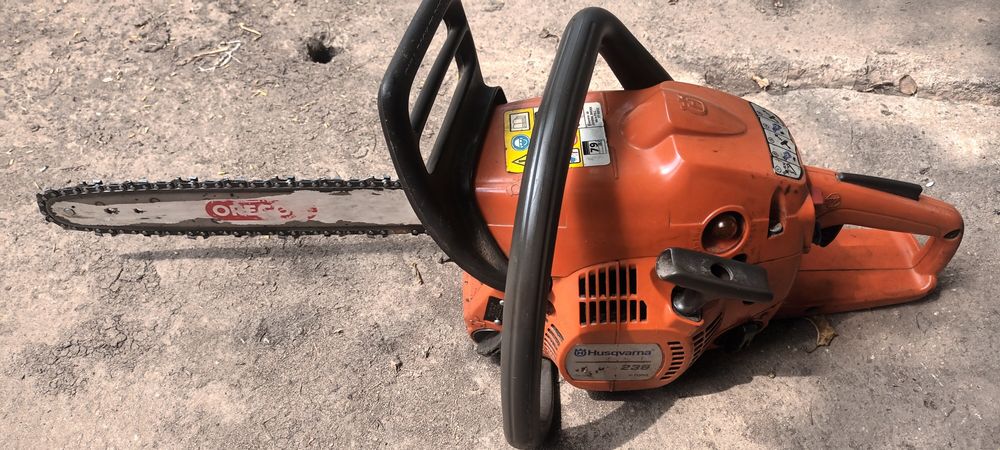 Vând husqvarna 236 X-torq