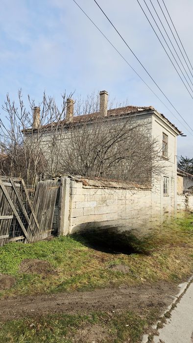 Продавам къща в село Врнчан