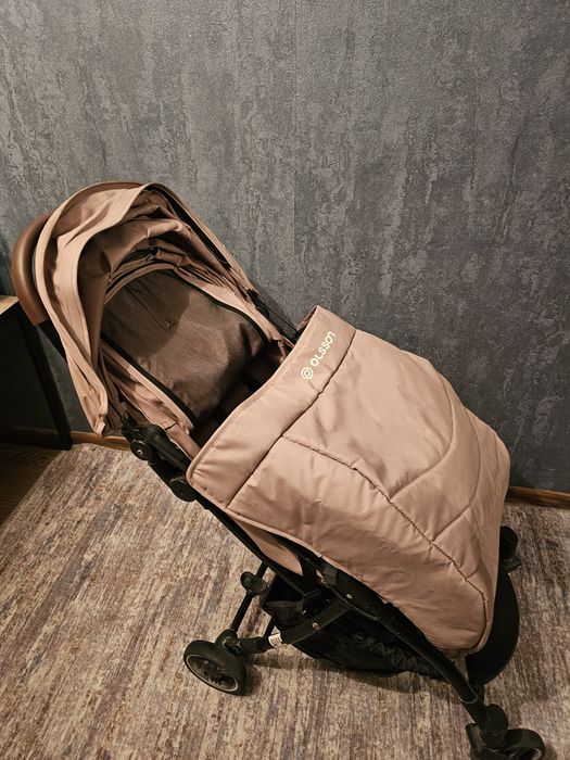 Продам прогулочную коляску