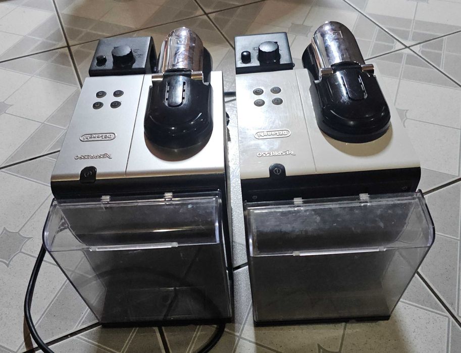 2 x Nespresso DeLonghi Lattissima – pentru reparație / piese