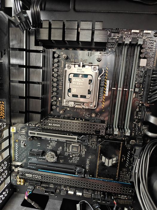 Kit-uri AMD Ryzen 9 9950X3D / 9900 X  cu MB ASUS B650 Tuf Gaming