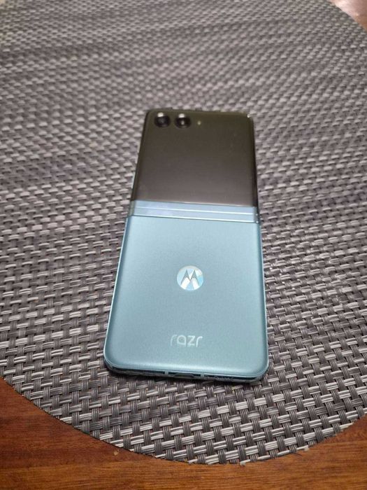 Motorola razr 40 ultra ПЕРФЕКТЕН