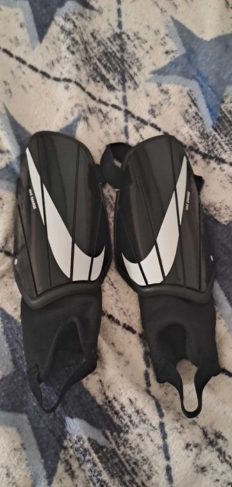 футболни протектори за пищяли Nike