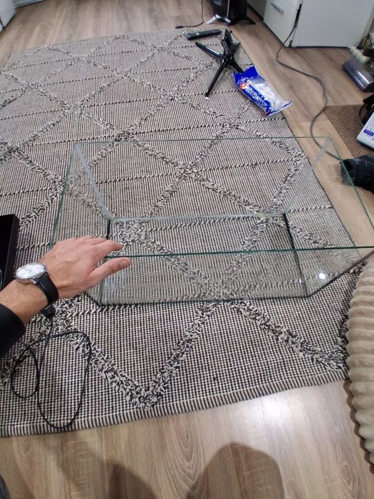 Acvariu Pesti  bine intretinut