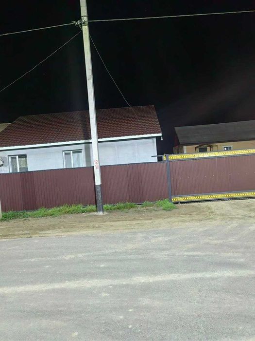 Уй сатылады. Сарыозек жагында.