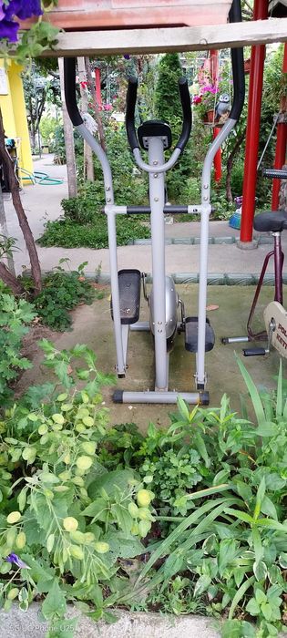 Продавам 2 броя велоаргометрър