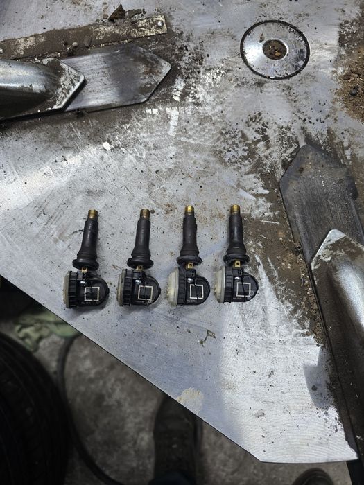 Датчици за налягането в гумите Ford, Volvo и др.