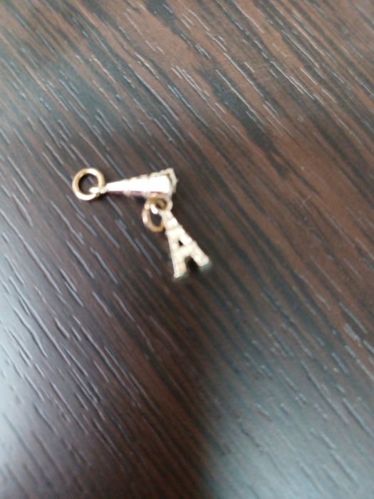 Позлатени висулки - талисмани, буква А, 2 броя