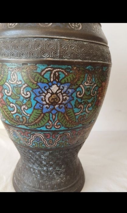 2 vaze japoneze vechi, bronz și email cloisonné, Meiji, 33 cm