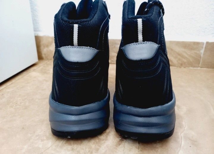 Bocanci negrii Crivit marime 45