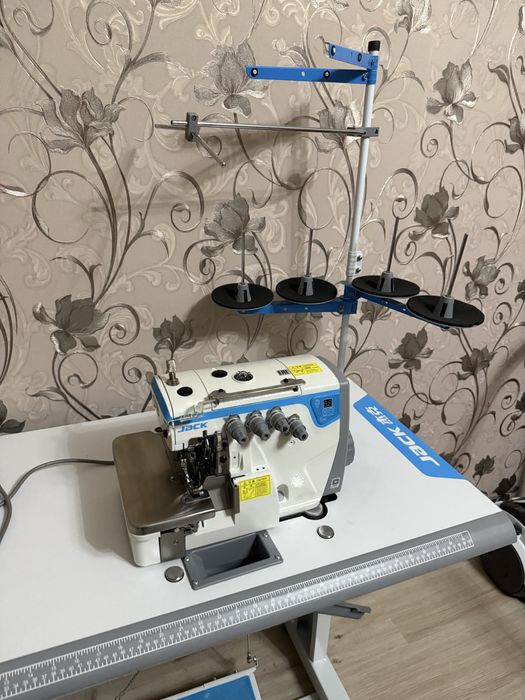 Оверлок Jack E4S