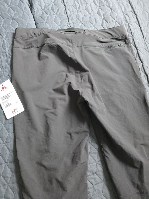 Pantaloni drumeție / outdoor Mountain Equipment, Noi cu etichetă
