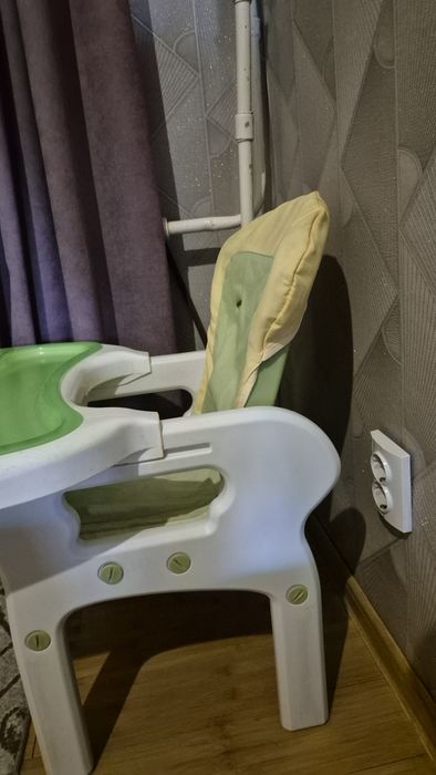 Детский стульчик для кормления со столиком