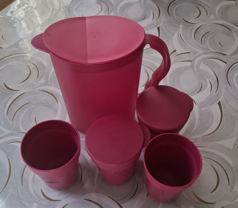 Кувшин Tupperware 2.1 л, полимер + 4 стакана