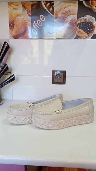 Продам 15000т кожа натур.