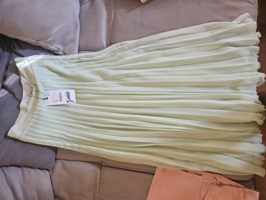 Нова пола Zara,Цвят мента
