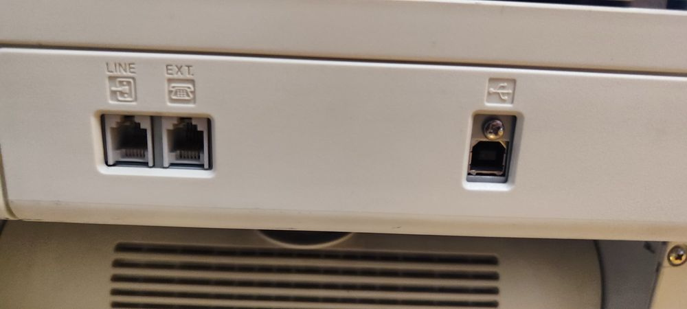 Продам МФУ Canon LaserBase MF3240+ подарок!