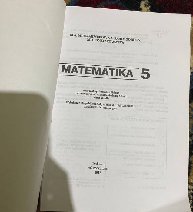 Matematika darsliklari sotiladi!