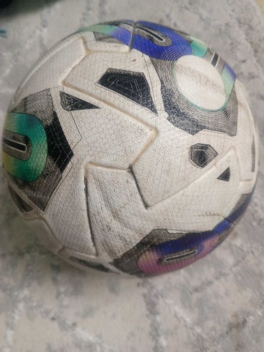 Продам оригинал мяч