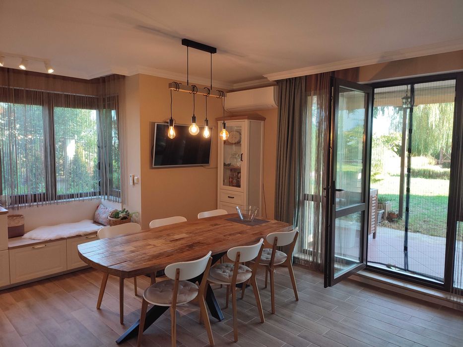 Продава се Тристаен апартамент в Бургас, Изгрев - 96 кв.м за 2157 €/кв.м - Снимка #3