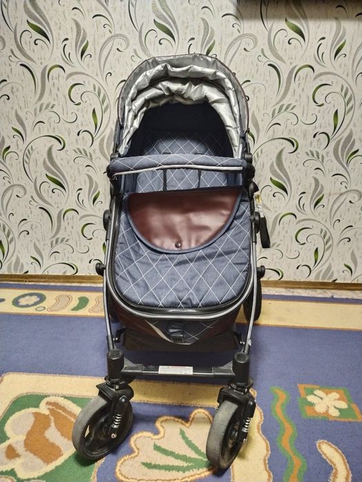 Коляска прогулочная