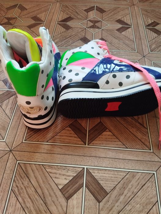 Продам женские полуботинки