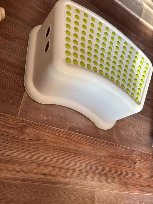 Подставка икеа в отличном состоянии