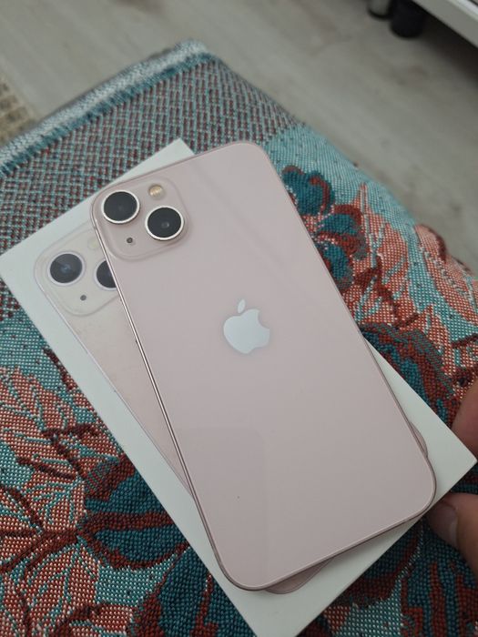Айфон 13 модели. Цвет розовый. Без сколов в хорошем состоянии