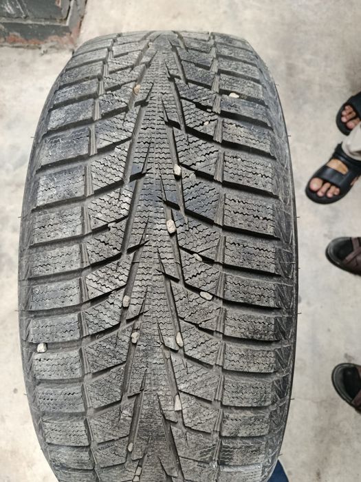 Продам шины 245/50 R20