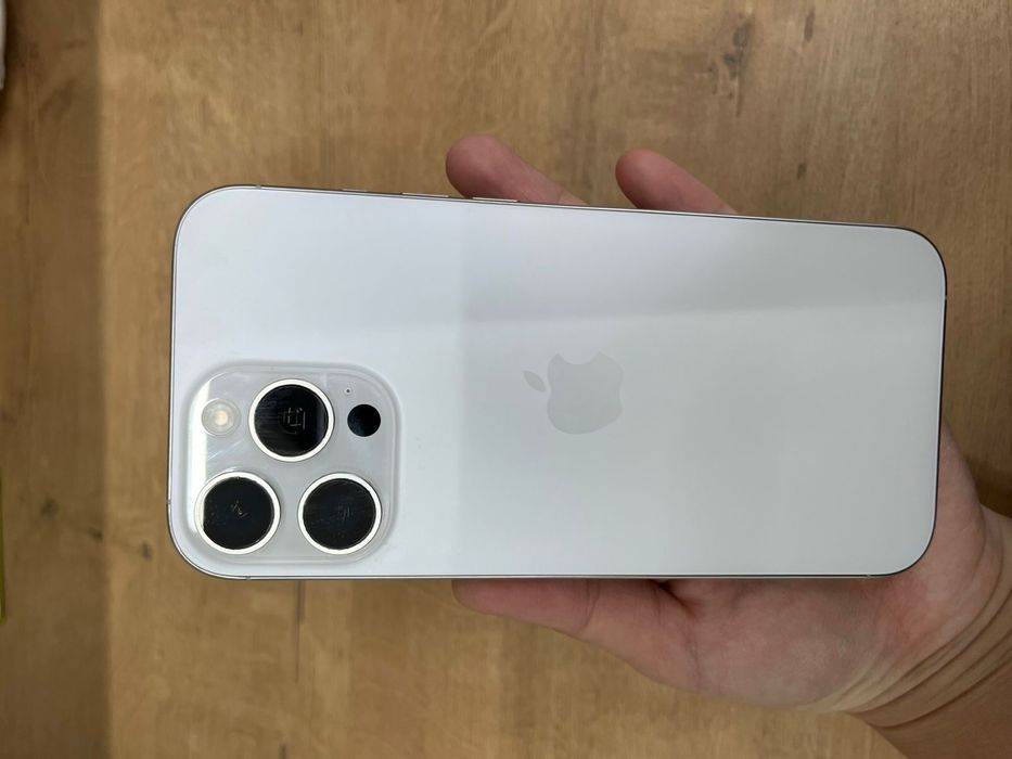 Продам Iphone 16 pro max 256 gb