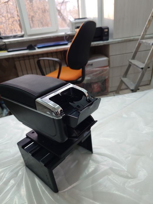 Продам подлокотник универсальный