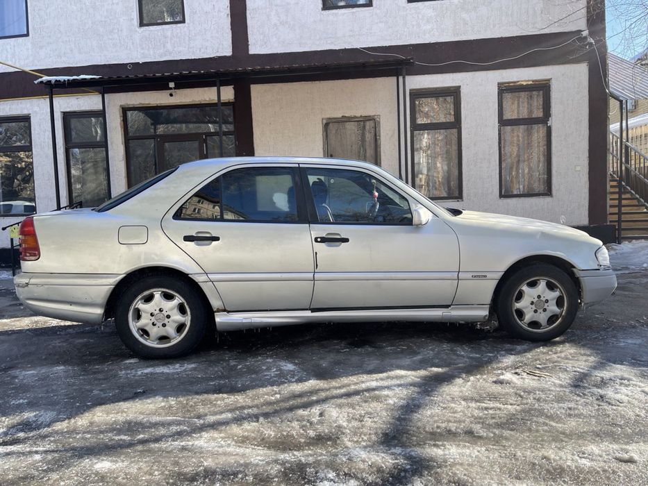 Срочна ақша керек