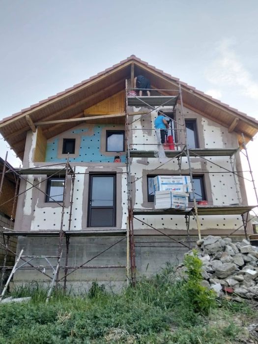 Lucrări  Acoperișuri de la A Z