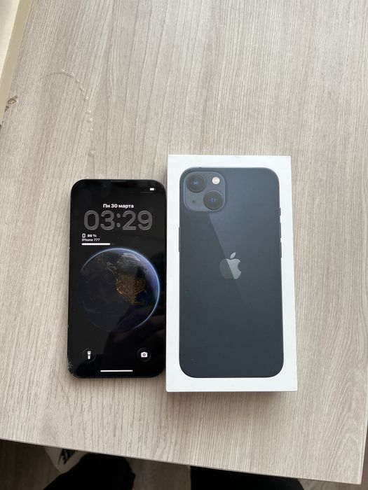 Продам Айфон 13