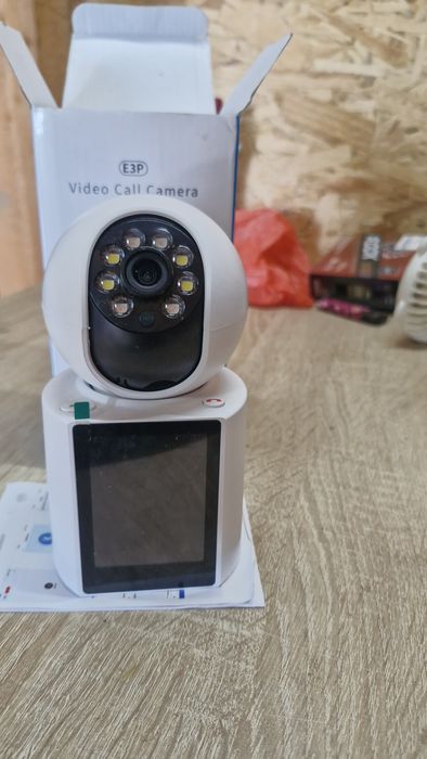 Cameră supraveghere E3P cu ecran / apel video – Defectă (pentru piese)