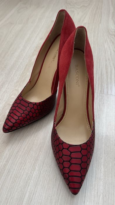 Продам туфли бренда Basconi