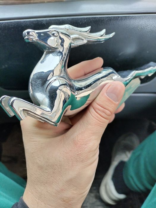 Оригинал эмблема на Газ Волга