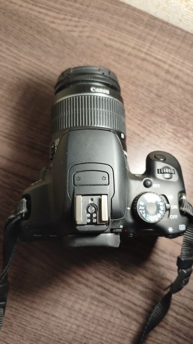 Продам фотоаппарат Canon EOS 650D