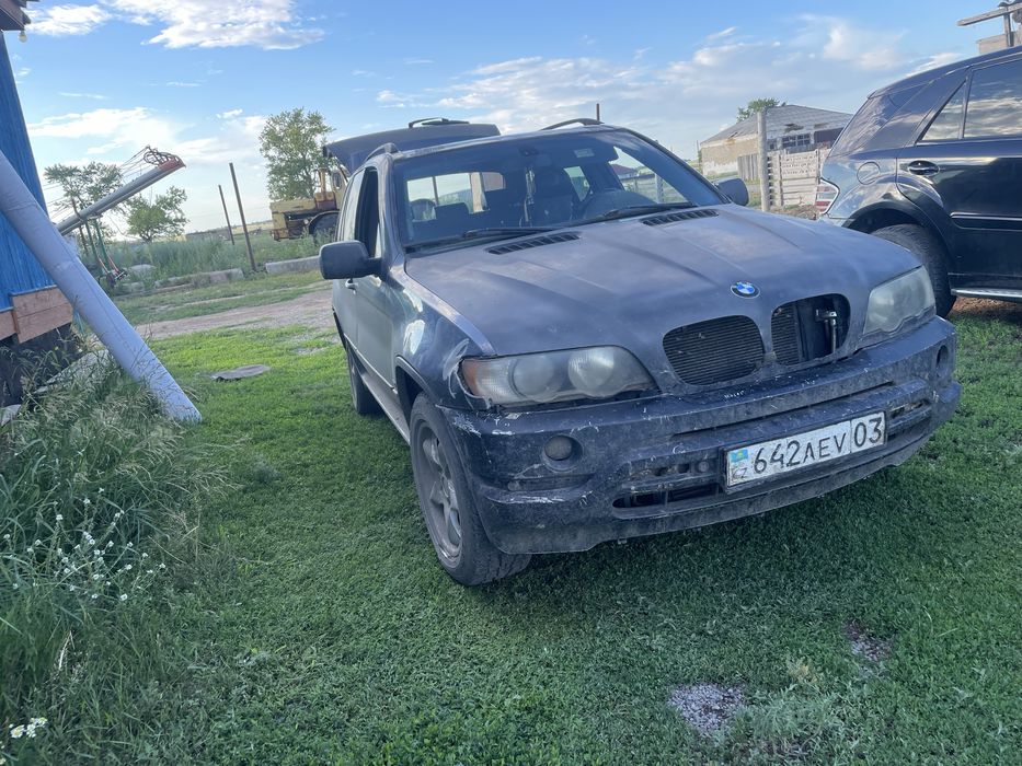 Продам машину бмв