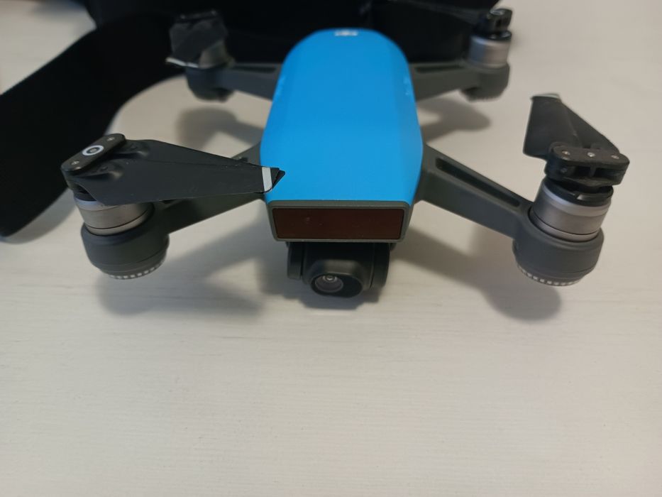 Drona Dji Spark Fly More Combo cu mai putin de 5 ore de zbor
