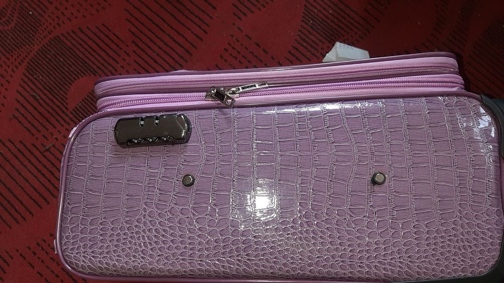 Продам 2чемодана в отличном состоянии