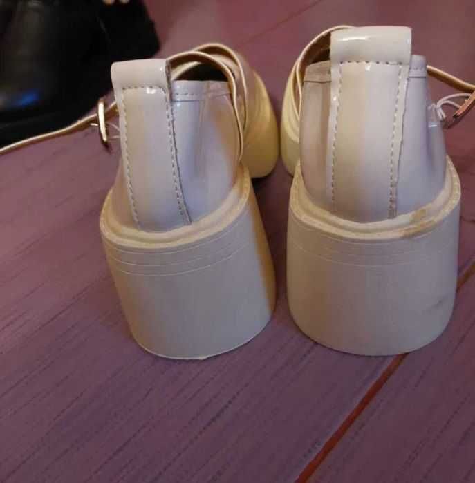 Pantofi casual talpă înaltă în trend